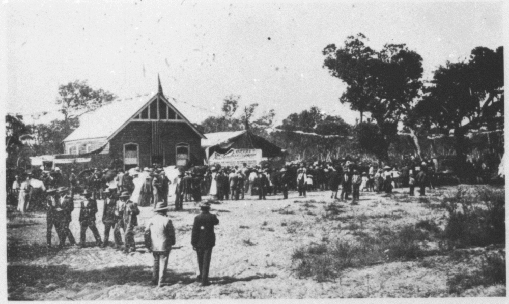 Outside the hall at the Jandakot Agricultural Show, 1902 [picture]