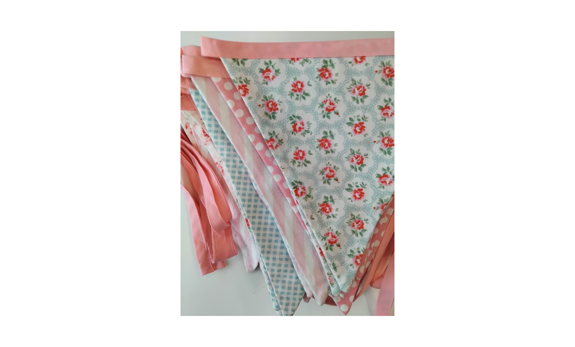 Mixed pink bunting